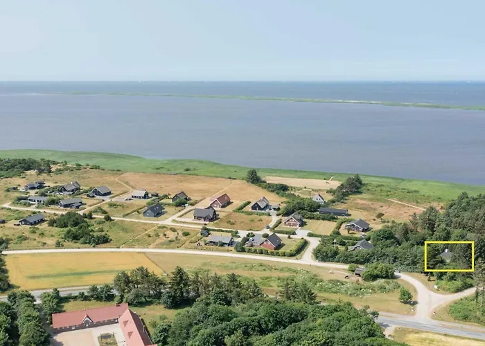 Naumka - 200m To The Fjord By Interhome *